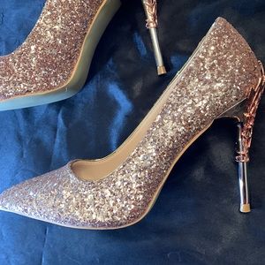 Sparkly copper-gold pumps